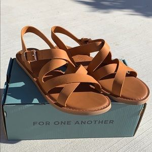 TOMS tan leather sandal 7.5 women’s